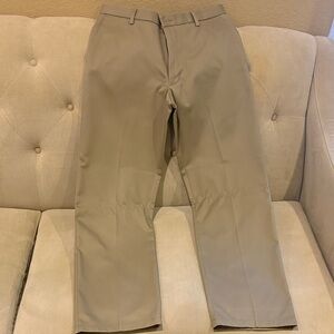 Dockers Men's Khaki Chinos